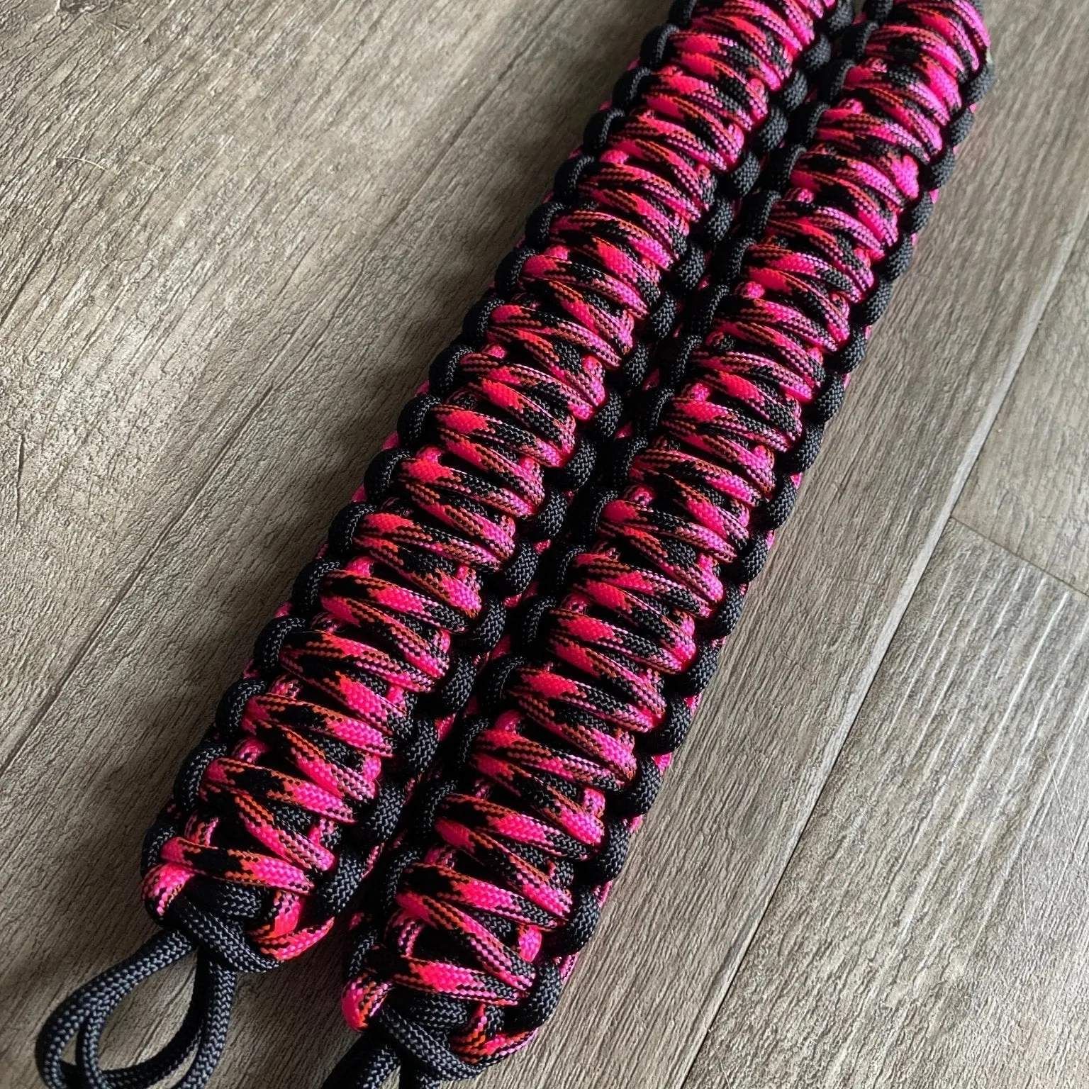 Krawlergrips Rosa Noche Paracord Grab Handle